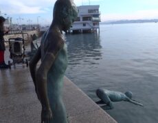 Descubre el encanto del turismo en Santander: el Monumento a los Raqueros